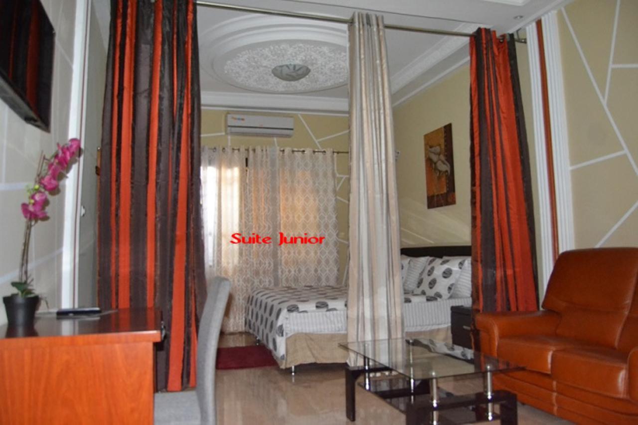 Green Lodge Киншаса Екстериор снимка
